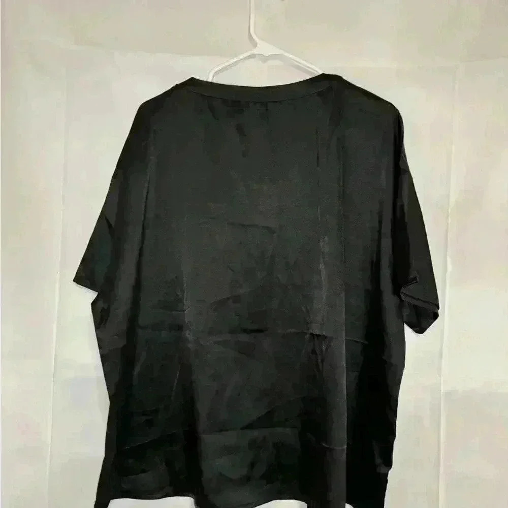New with tags, womens size 18 satin type shirt, #E228 - Picture 2 of 4